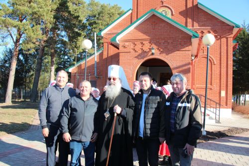 Митрополит Кирилл и епископ Филарет возглавили литургию в храме Елаура