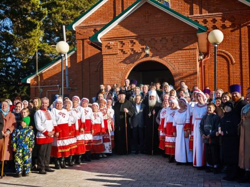 Митрополит Кирилл и епископ Филарет возглавили литургию в храме Елаура