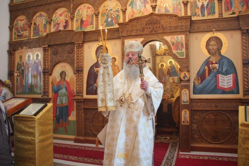 Митрополит Кирилл и епископ Филарет возглавили литургию в храме Елаура