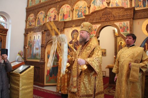 Митрополит Кирилл и епископ Филарет возглавили литургию в храме Елаура