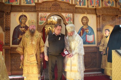 Митрополит Кирилл и епископ Филарет возглавили литургию в храме Елаура