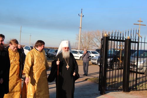 Митрополит Кирилл и епископ Филарет возглавили литургию в храме Елаура