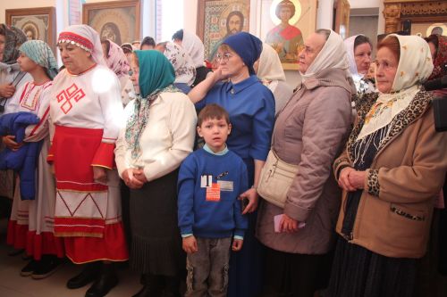 Митрополит Кирилл и епископ Филарет возглавили литургию в храме Елаура