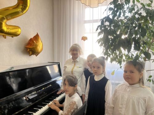 В Нурлатской гимназии прошла музыкальная акция «Мелодия перемены»