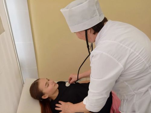 Школьники посетили сельский ФАП