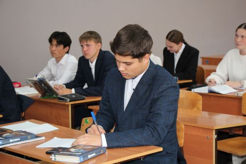 Программа «Земский учитель» помогла семье педагогов обрести новую родину