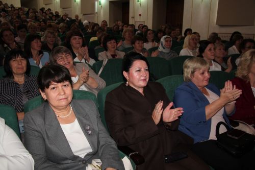 В Нурлате с особым теплом чествовали работников образования