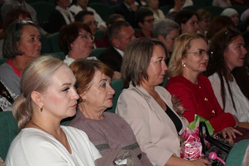 В Нурлате с особым теплом чествовали работников образования