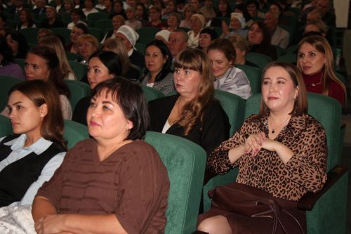 В Нурлате с особым теплом чествовали работников образования
