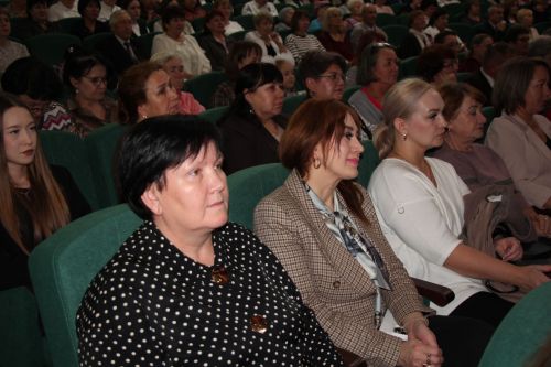 В Нурлате с особым теплом чествовали работников образования