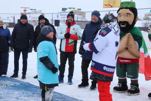 В Нурлате завершился фестиваль «Папа, мама, я – хоккейная семья»