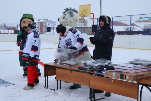 В Нурлате завершился фестиваль «Папа, мама, я – хоккейная семья»