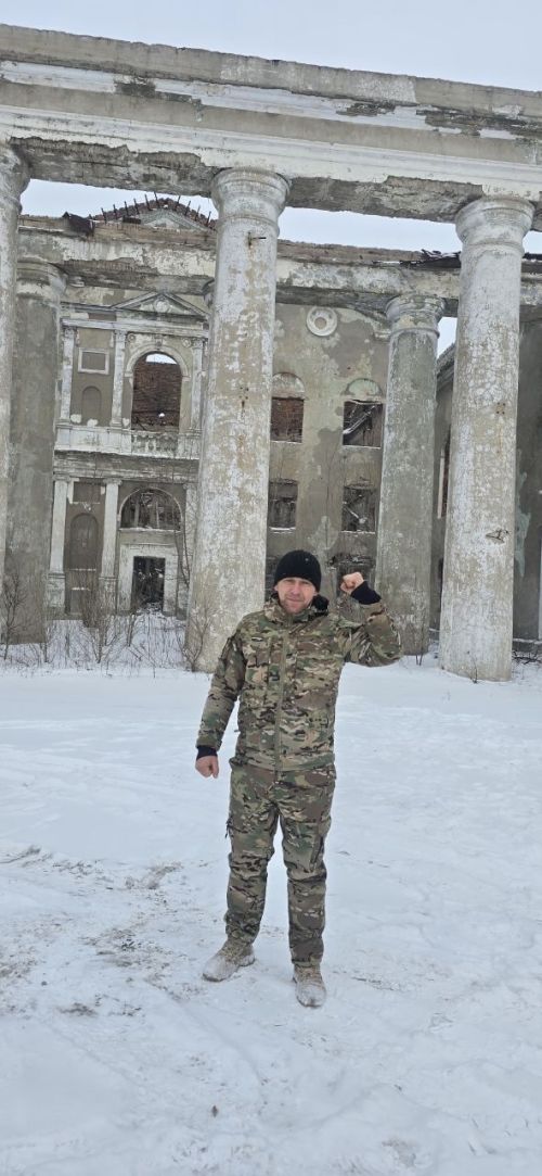 Поэт Александр Арзамасцев посетил бойцов на передовой с «Боевым братством»
