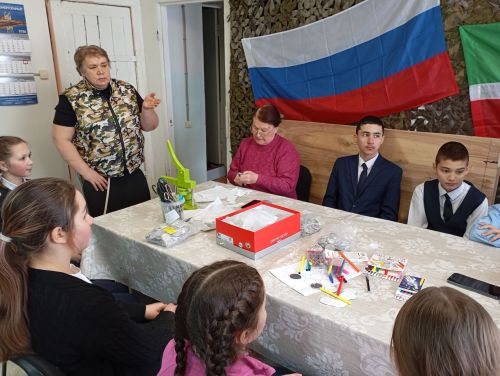 Урок добра и патриотизма: нурлатские гимназисты посетили Центр активного долголетия