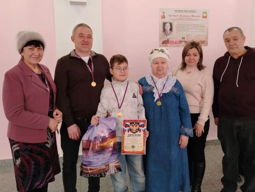 Семейные команды сразились за шахматной доской: в Нурлате определили победителя турнира «Связь поколений»