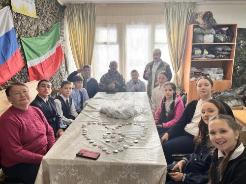 Урок добра и патриотизма: нурлатские гимназисты посетили Центр активного долголетия