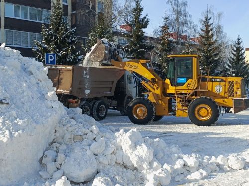 В Нурлате с начала года вывезено 20 тысяч тонн снега
