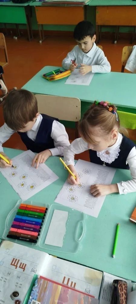 В Кульбаево-Марасинской школе прошла патриотическая акция «Красная ромашка»
