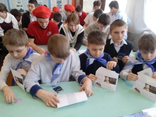 В Кульбаево-Марасинской школе прошла патриотическая акция «Красная ромашка»