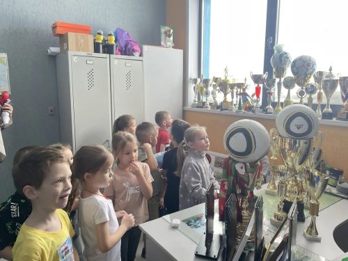 В Нурлате дошкольники встретились с юными футболистами спортивной школы им. Г. Хусаинова