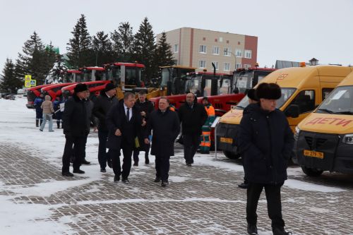 К итоговой сессии Совета района нурлатцы развернули масштабную выставку, посвященную достижениям района