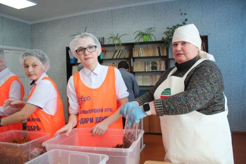 Егоркинские школьники собрали 200 порций супов для участников СВО