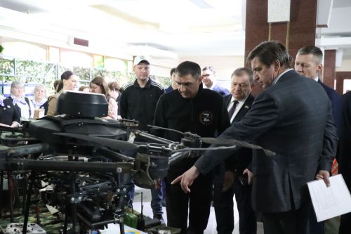 К итоговой сессии Совета района нурлатцы развернули масштабную выставку, посвященную достижениям района