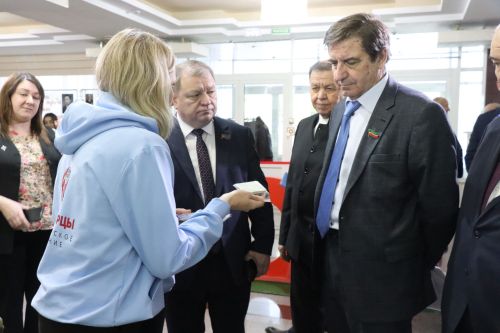 К итоговой сессии Совета района нурлатцы развернули масштабную выставку, посвященную достижениям района