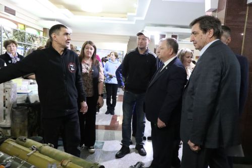 К итоговой сессии Совета района нурлатцы развернули масштабную выставку, посвященную достижениям района