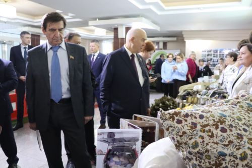 К итоговой сессии Совета района нурлатцы развернули масштабную выставку, посвященную достижениям района