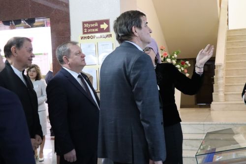 К итоговой сессии Совета района нурлатцы развернули масштабную выставку, посвященную достижениям района
