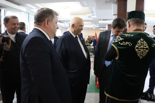 К итоговой сессии Совета района нурлатцы развернули масштабную выставку, посвященную достижениям района