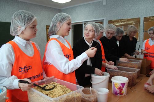 Егоркинские школьники собрали 200 порций супов для участников СВО