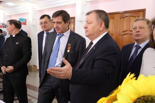 К итоговой сессии Совета района нурлатцы развернули масштабную выставку, посвященную достижениям района