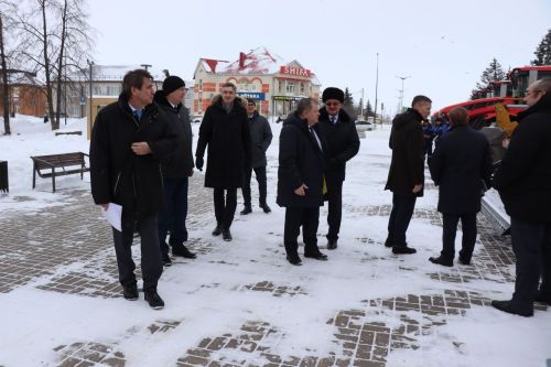 К итоговой сессии Совета района нурлатцы развернули масштабную выставку, посвященную достижениям района