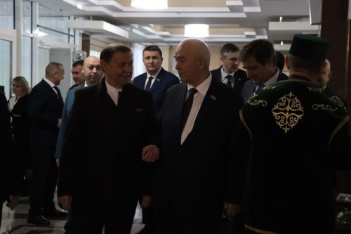 К итоговой сессии Совета района нурлатцы развернули масштабную выставку, посвященную достижениям района