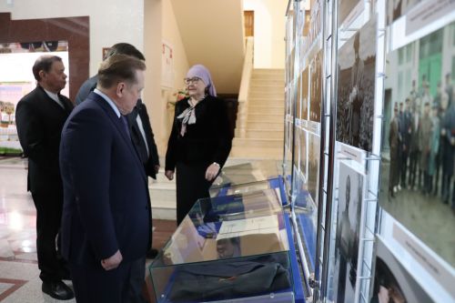 К итоговой сессии Совета района нурлатцы развернули масштабную выставку, посвященную достижениям района