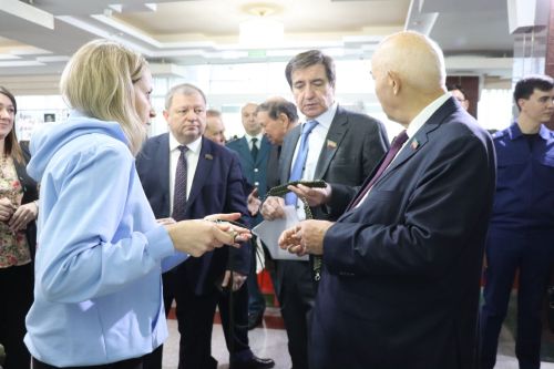 К итоговой сессии Совета района нурлатцы развернули масштабную выставку, посвященную достижениям района