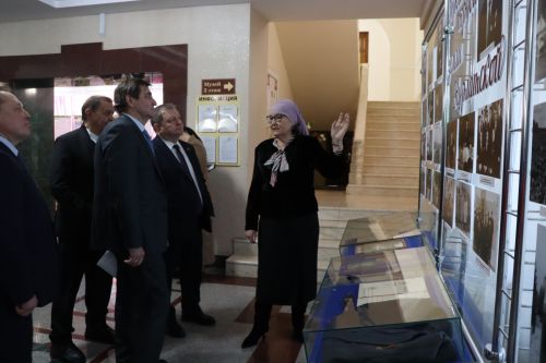 К итоговой сессии Совета района нурлатцы развернули масштабную выставку, посвященную достижениям района