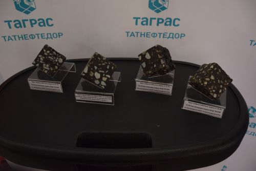 К итоговой сессии Совета района нурлатцы развернули масштабную выставку, посвященную достижениям района