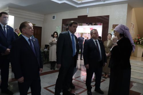 К итоговой сессии Совета района нурлатцы развернули масштабную выставку, посвященную достижениям района