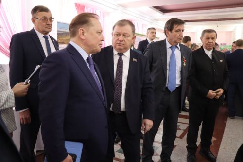 К итоговой сессии Совета района нурлатцы развернули масштабную выставку, посвященную достижениям района