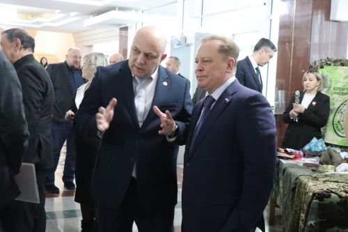 К итоговой сессии Совета района нурлатцы развернули масштабную выставку, посвященную достижениям района