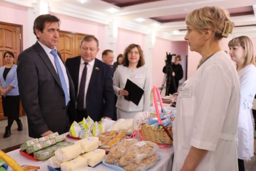 К итоговой сессии Совета района нурлатцы развернули масштабную выставку, посвященную достижениям района