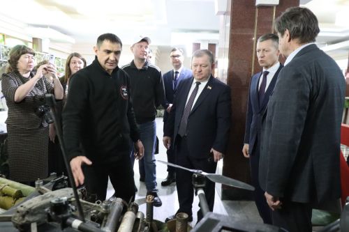 К итоговой сессии Совета района нурлатцы развернули масштабную выставку, посвященную достижениям района