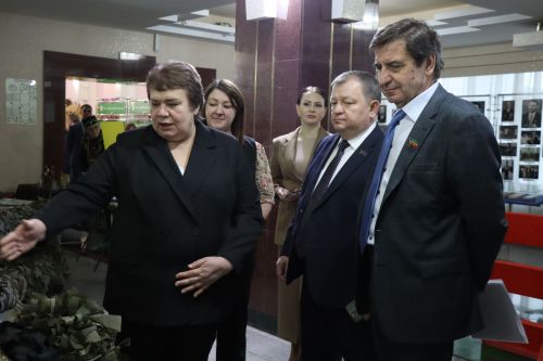 К итоговой сессии Совета района нурлатцы развернули масштабную выставку, посвященную достижениям района