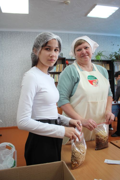 Егоркинские школьники собрали 200 порций супов для участников СВО