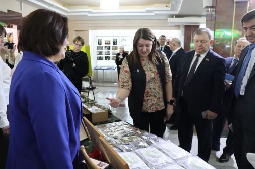 К итоговой сессии Совета района нурлатцы развернули масштабную выставку, посвященную достижениям района