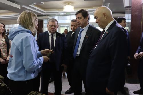 К итоговой сессии Совета района нурлатцы развернули масштабную выставку, посвященную достижениям района