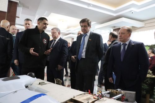 К итоговой сессии Совета района нурлатцы развернули масштабную выставку, посвященную достижениям района